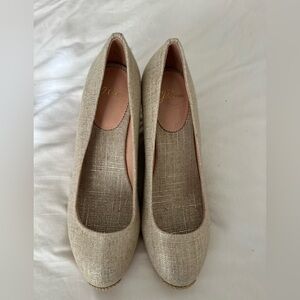 J Crew Elegant Beige Wedge Heels Women’s 8 Gold and Beige Weave